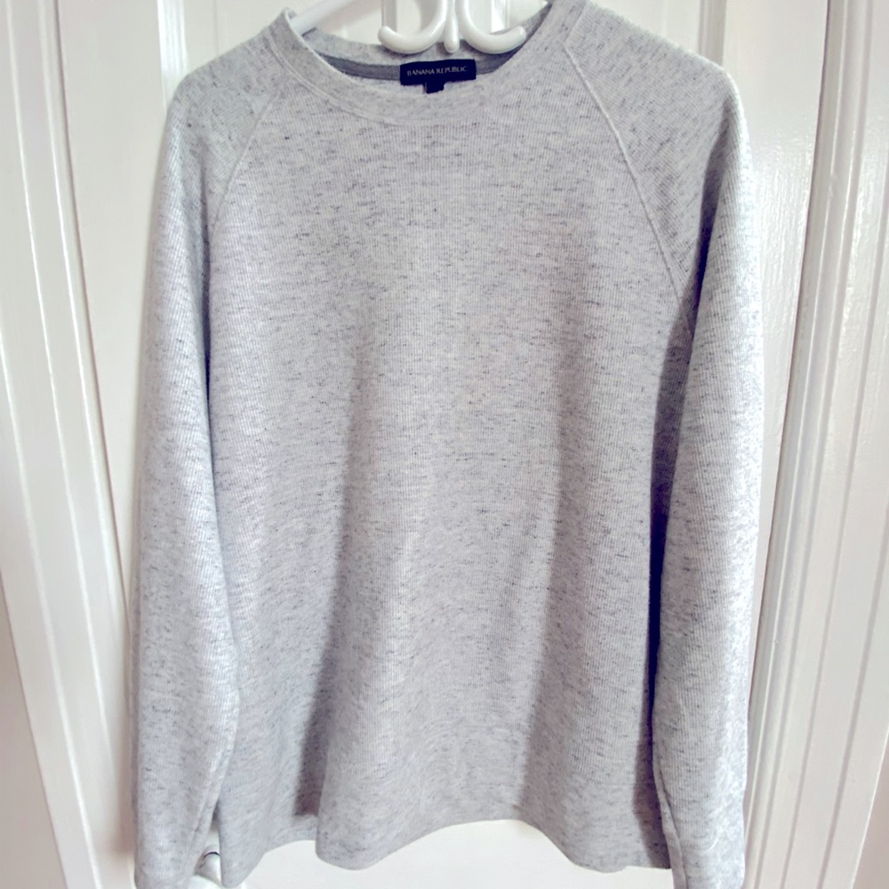 Banana Republic heathered gray crew neck